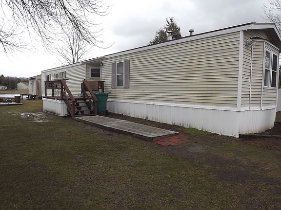 5th image of 6 Lakeside Ave