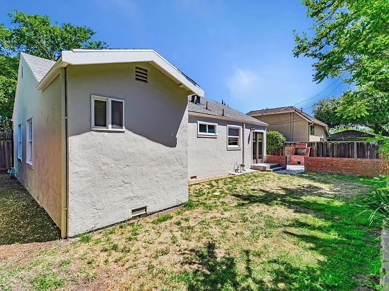 2276 Newhall St — Photo 8