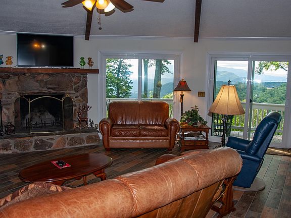 5th image of 152 Pleasant Mountain Dr