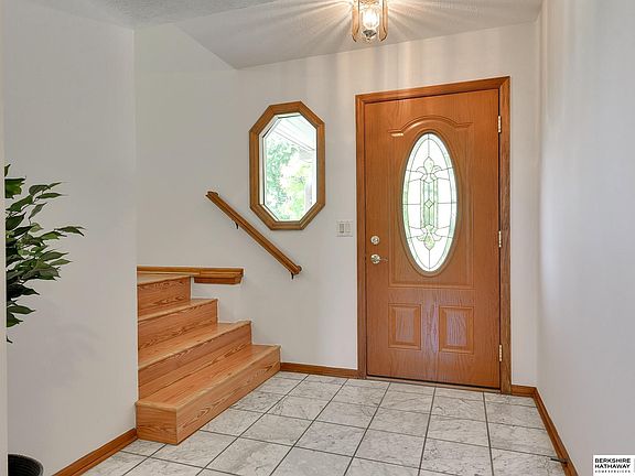 4th image of 16179 Chicago St