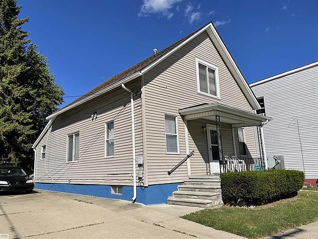 2nd image of 120 Gallup Ave