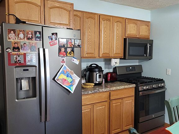 3rd image of 3427 Athlone Ave