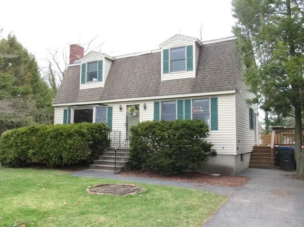 83 Chippy Ln, Methuen, MA 01844