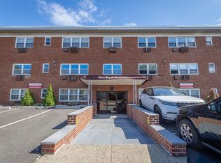 214 Avenue A APT B8, Bayonne, NJ 07002
