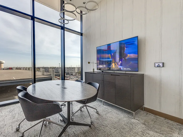 Eastline Residences — Photo 17