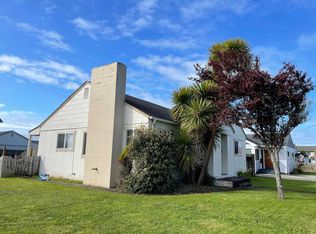 383 9th St, Crescent City, CA 95531