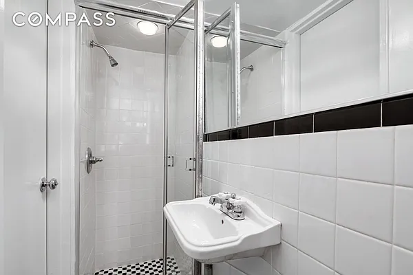 Sold by Compass | media 21