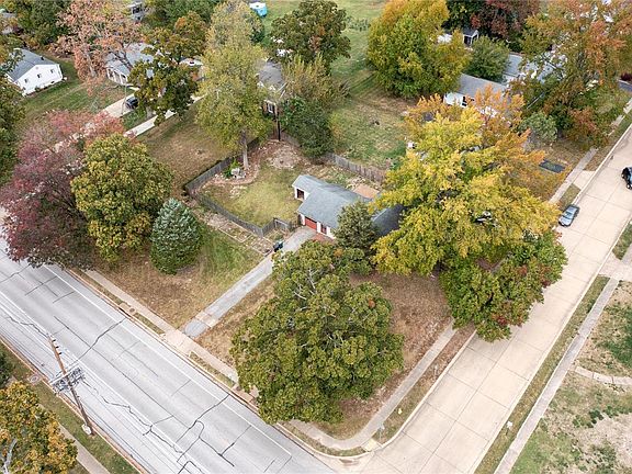 5th image of 725 Huntwood Ln