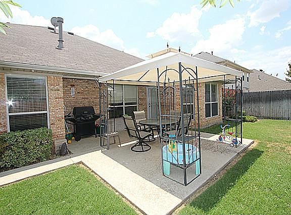 3rd image of 3945 Wisteria Ln