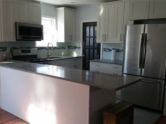 2nd image of 11860 223rd St