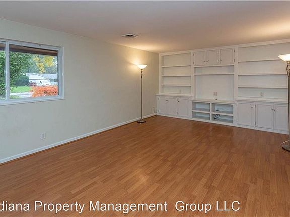 3rd image of 9860 Chambray Dr