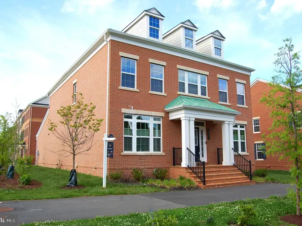 10606 Cedar Ave, Fairfax, VA 22030