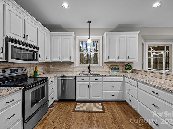 2nd image of 17433 Glassfield Dr