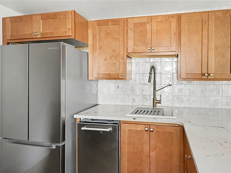 54 Sanford St #B — Photo 10