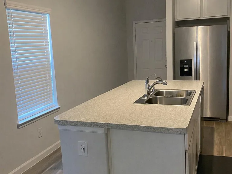 20935 Endeavor St — Photo 4