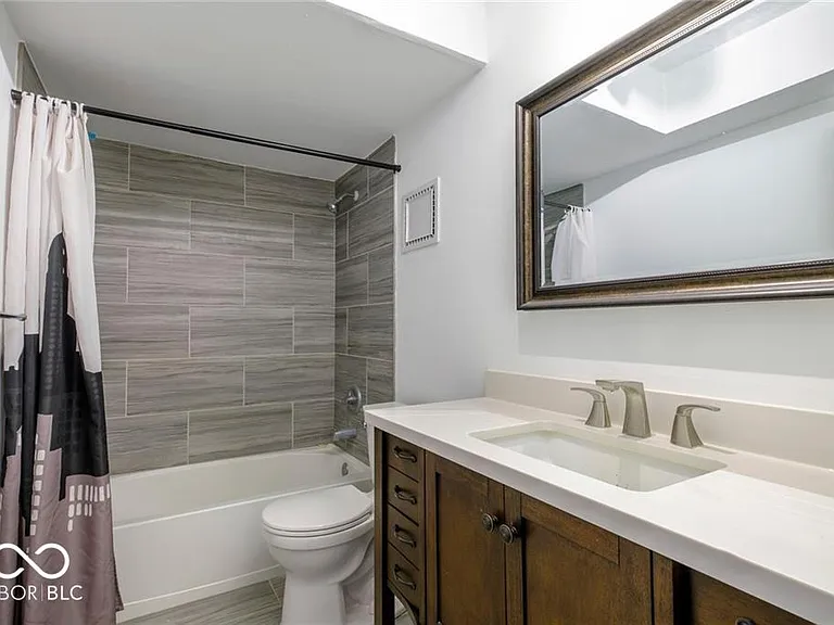 8527 Canterbury Sq E — Photo 10