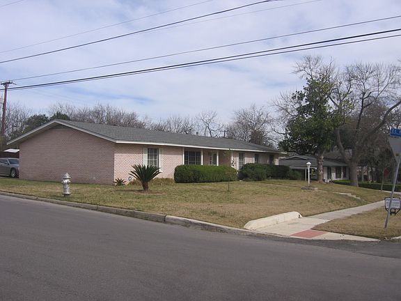 3rd image of 103 Meadowood Ln