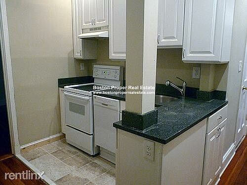 65 Burbank #11 Boston - Fenway Unit Photo 4