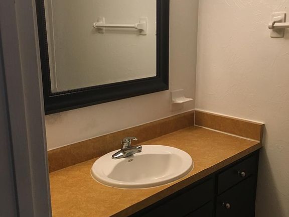 5th image of 1530 Live Oak Dr APT 2A