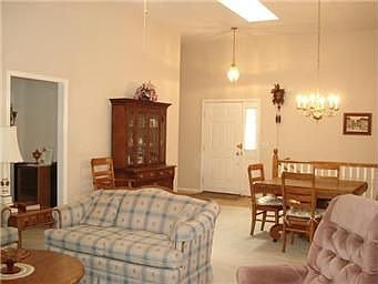 4th image of 15613 Broadmoor St