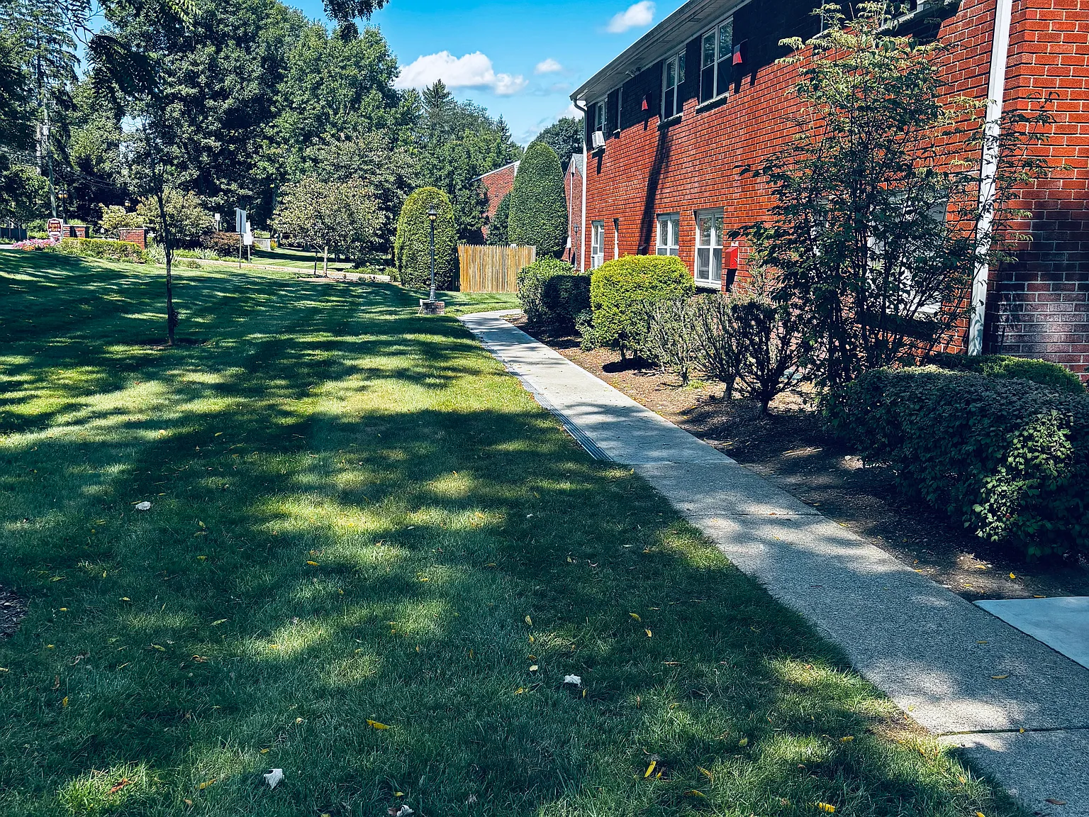 2 bed, 738 sqft, $2,500 — Photo 2