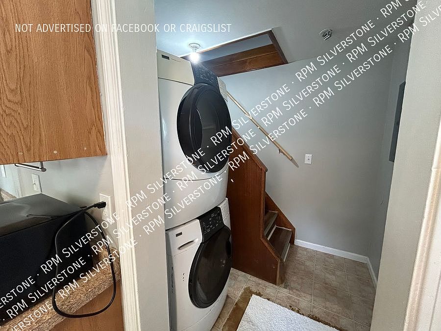 23833 Couzens Ave, photo 14
