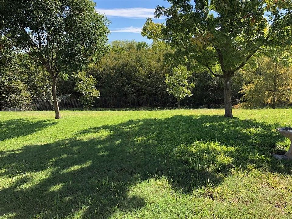 2nd image of 603 Gwyndellons Ln