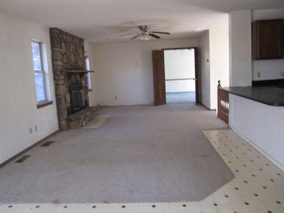 4th image of 16529 Holly Hills Dr