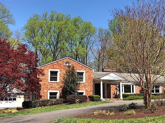 2nd image of 6812 Lupine Ln