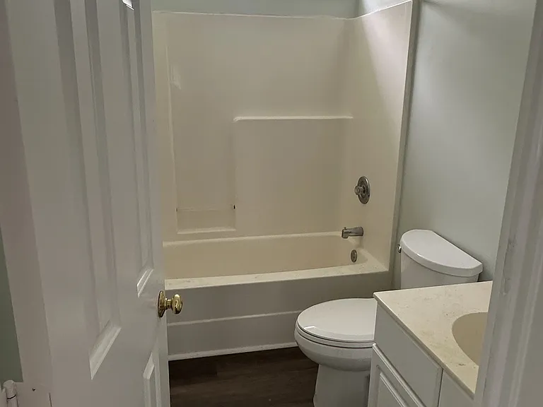 7528 Claymont Dr — Photo 12
