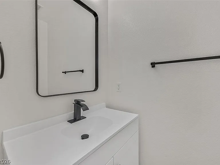 9316 Perennial Ave — Photo 9