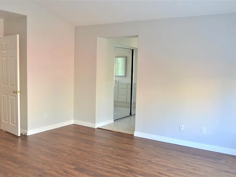675 Sonoma St — Photo 17