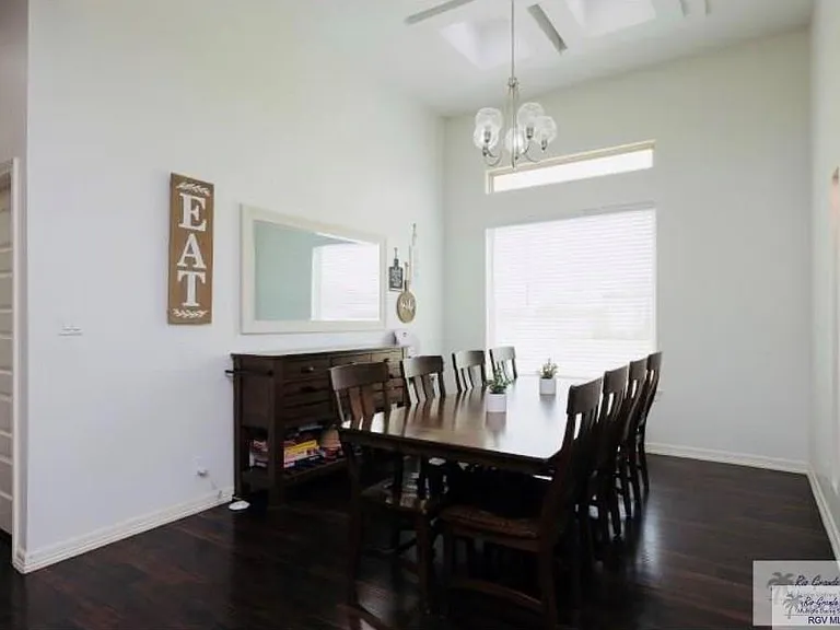 5807 Buckeye Ct — Photo 9