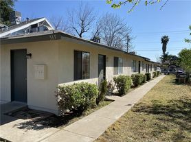 515 Niles St, Bakersfield, CA