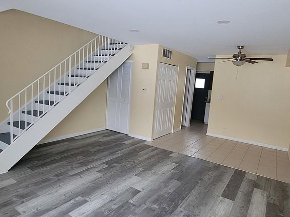 2nd image of 1449 Bear Flag Dr