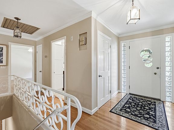 2nd image of 22 Maxdale Rd