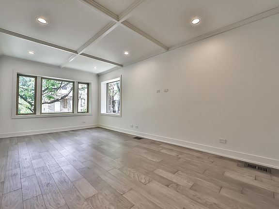 2nd image of 3351 W Crystal St #3351/1
