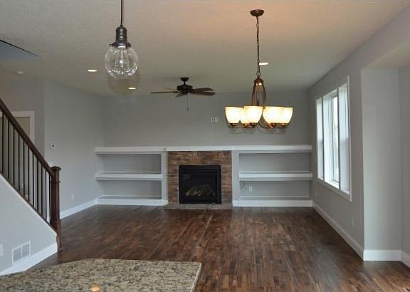 5th image of 339 4th Ave NE