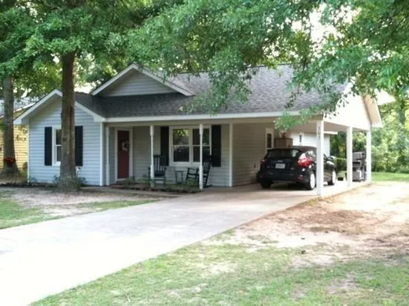 305 Woodland Dr, Byron, GA 31008