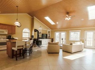 17 Tumble Down Dick Rd, Brookfield, NH 03872