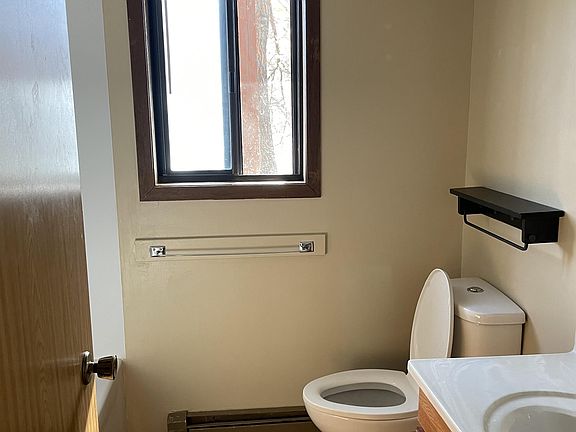 3rd image of 7664 Woodlawn Dr #3