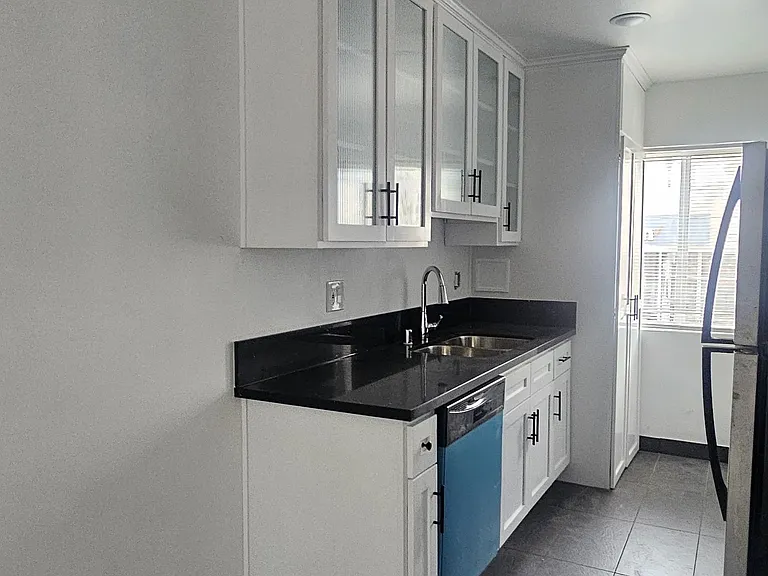 4901 Laurel Canyon Blvd #2 — Photo 3