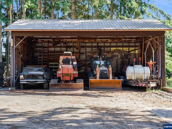 17765 Monnier Rd NE, Hubbard, OR 97032