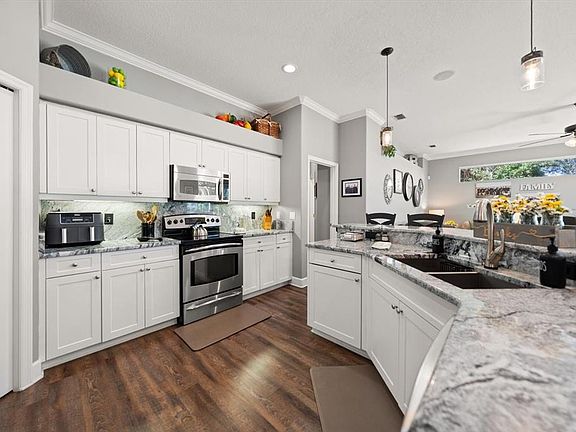 3rd image of 2105 BOOT LAKE CIRCLE