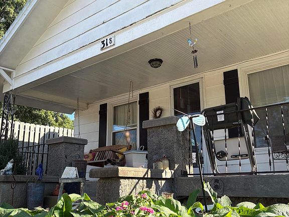 4th image of 318 E Carnes Street