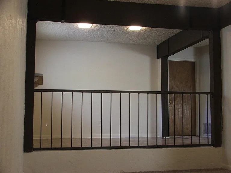 8541 Dunlap Dr — Photo 7