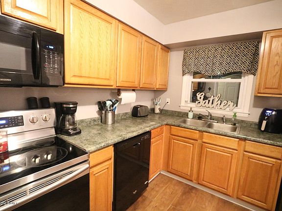 5th image of 8518 Seaforth Dr