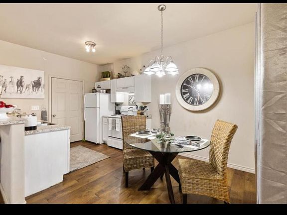 3rd image of 306 Shady Grove Dr #102