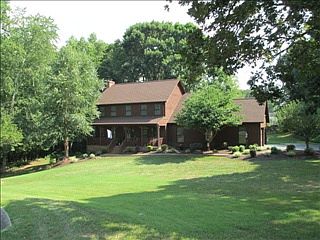 1st image of 750 Tuscarora Dr