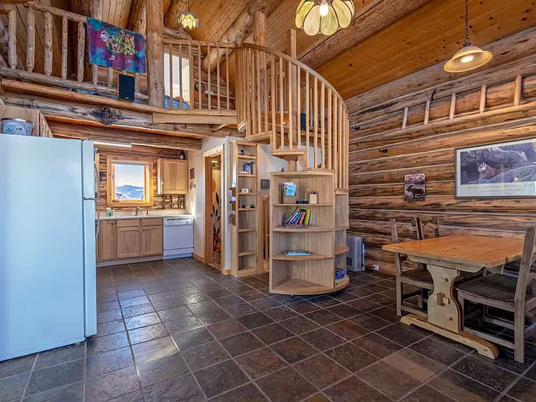 5077 Pine Dr — Photo 10